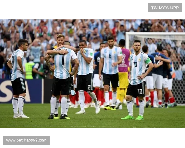 球迷冲突事件致独立队对智利大学队比赛中断,多人受伤